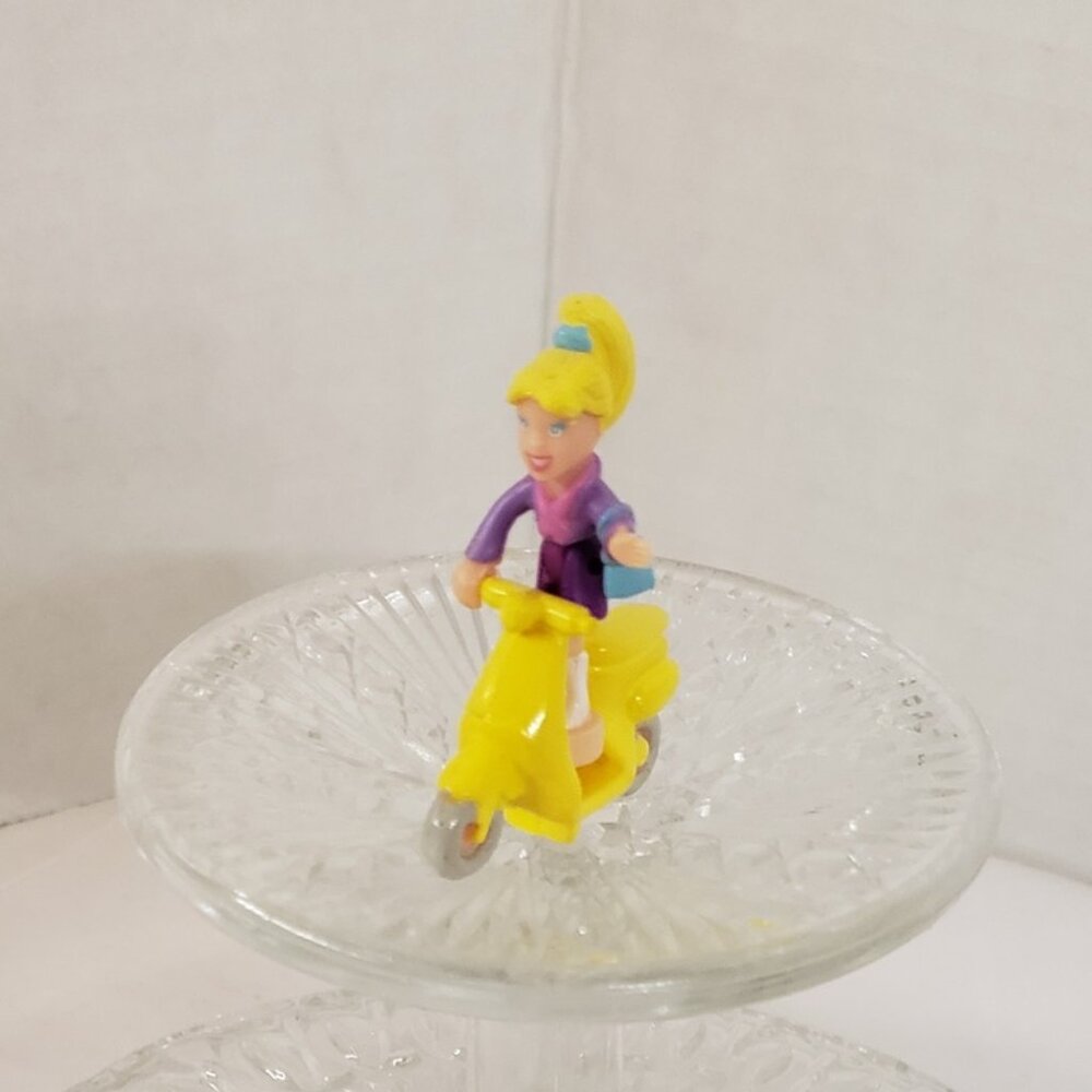 Vintage Polly Pocket ❤ ❤ Shopping Polly on her scooter